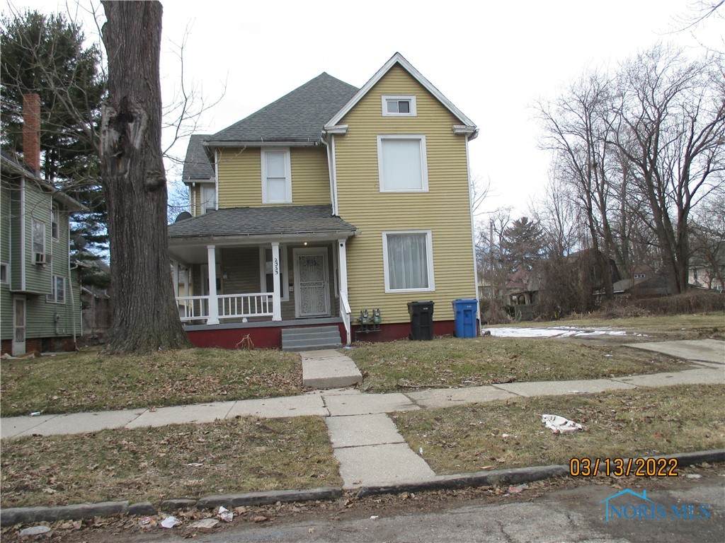 2353 Maplewood Avenue - Photo 1