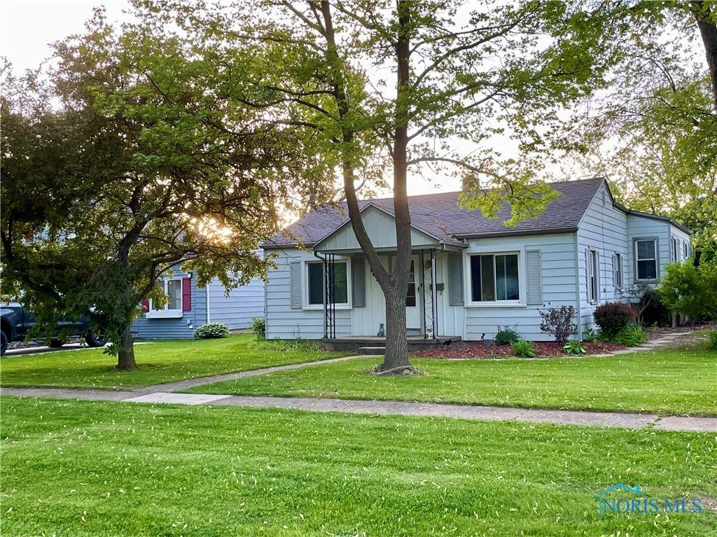501 7th Street - Photo 1