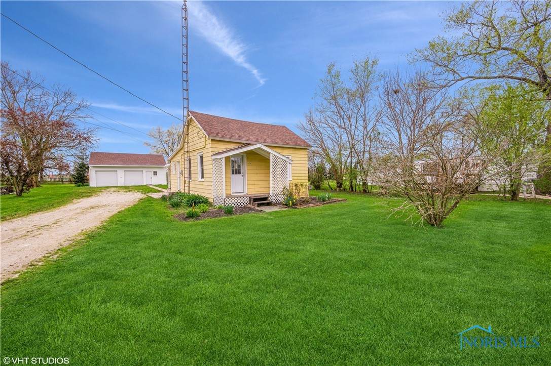 5735 Oak Street - Photo 1