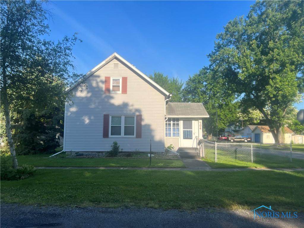 704 Lynn Street - Photo 1
