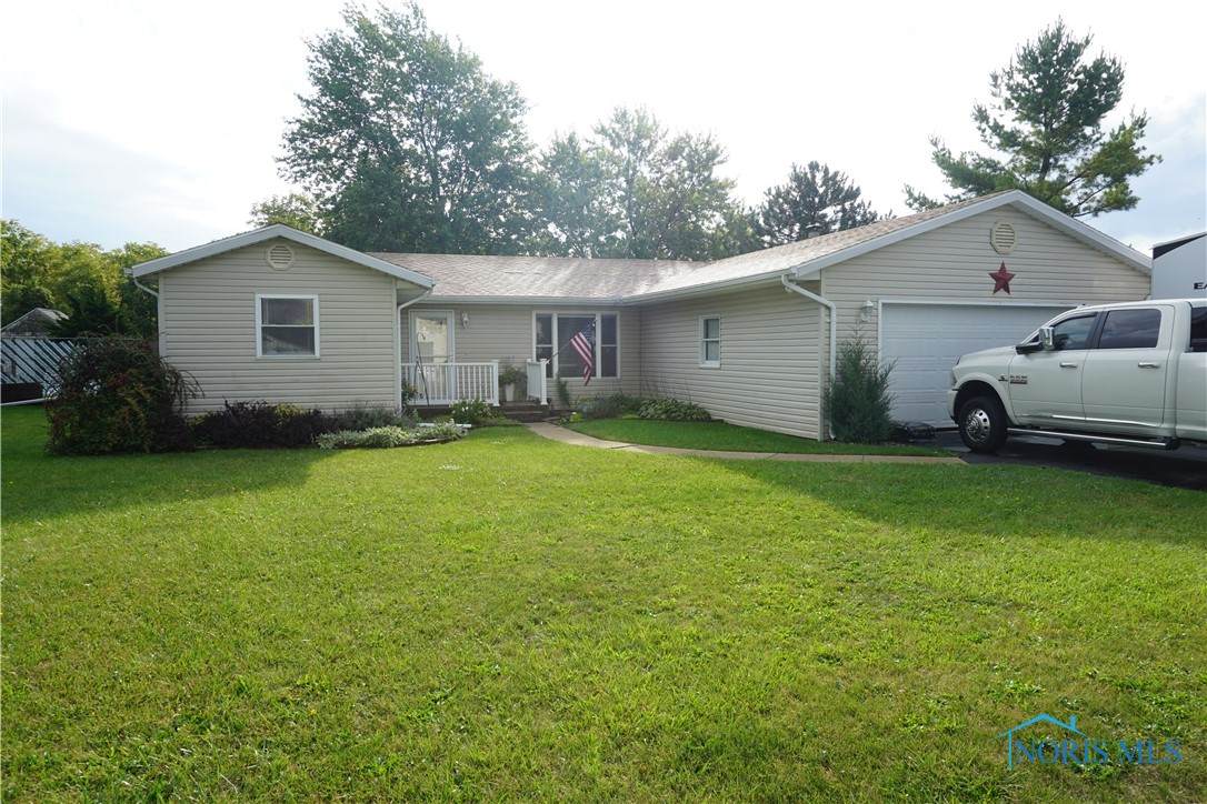 526 Eastview Drive - Photo 1