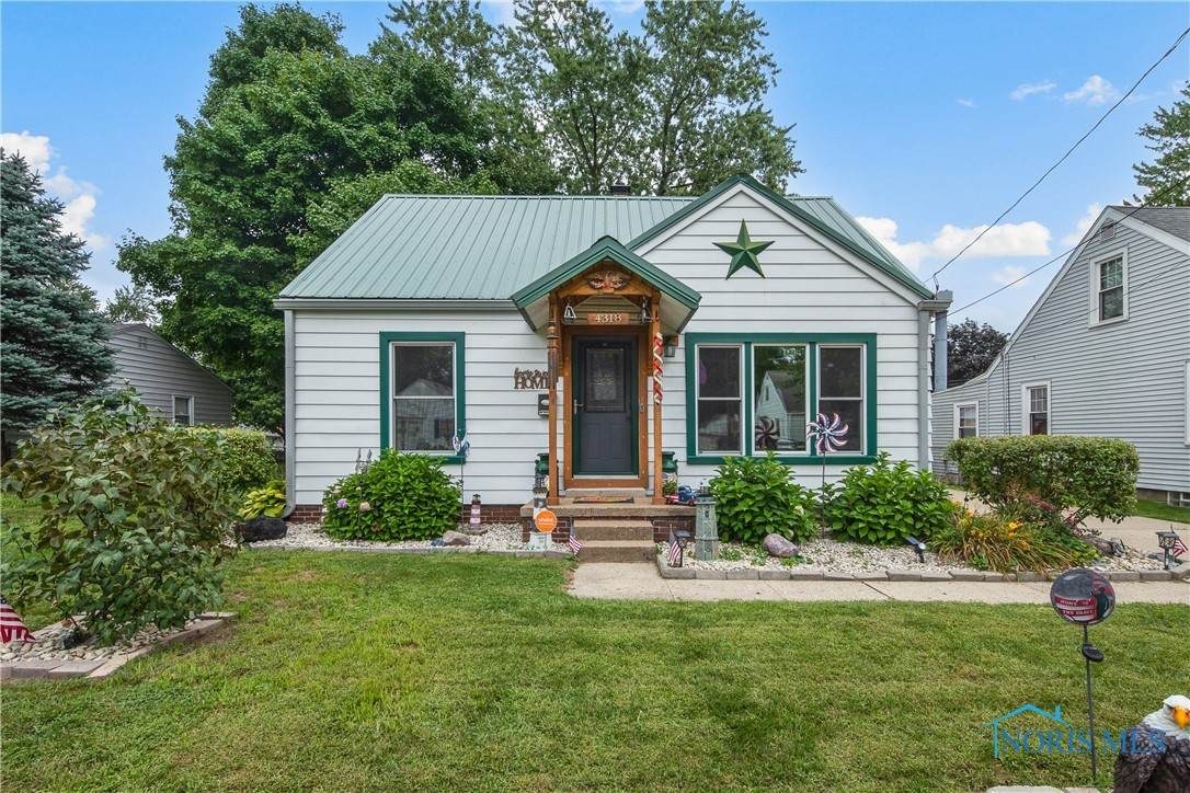 4318 Luann Avenue - Photo 1