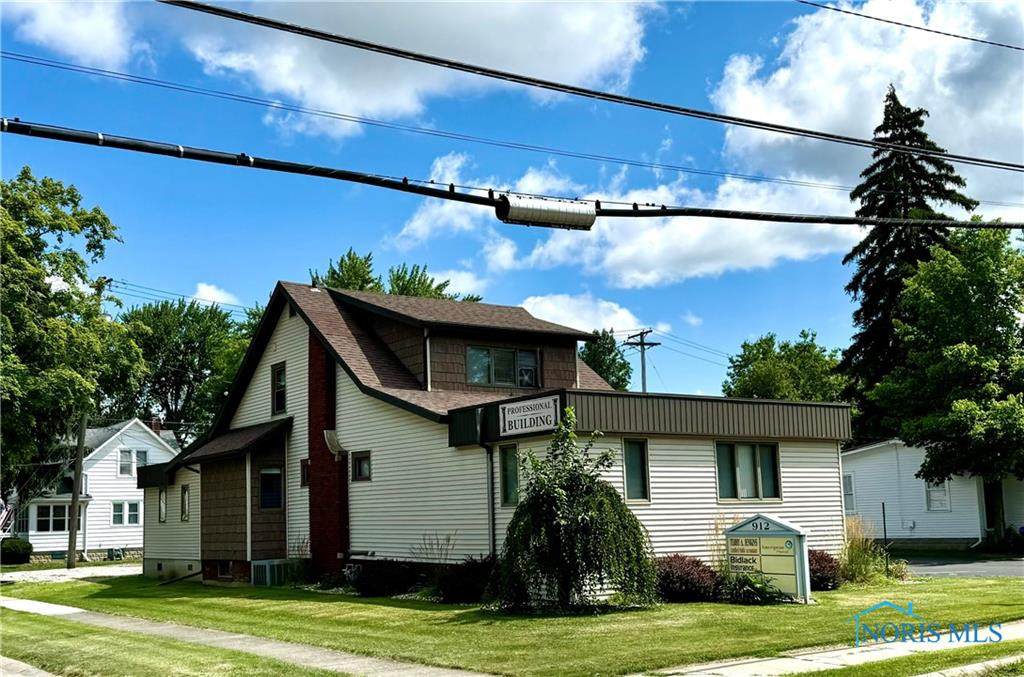 912 2nd Street - Photo 1