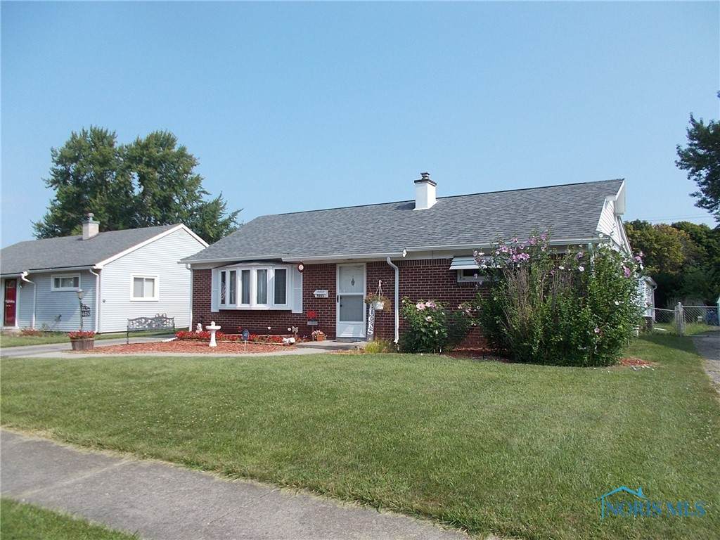 4450 Thackeray Road - Photo 1