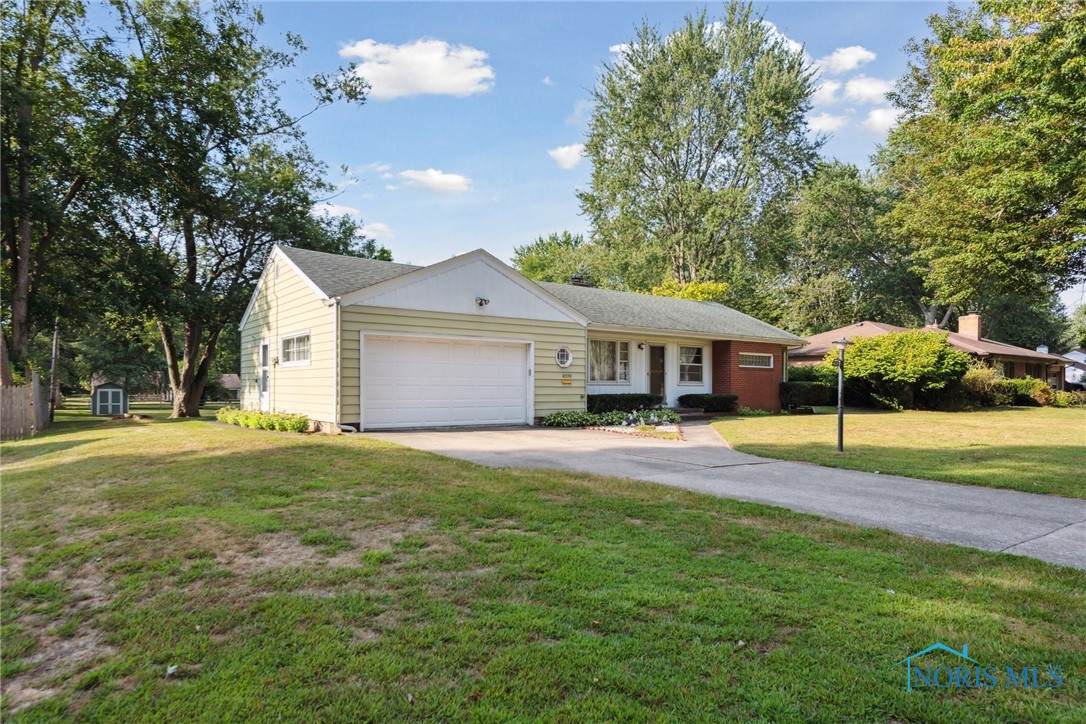 4039 Marlaine Drive - Photo 1