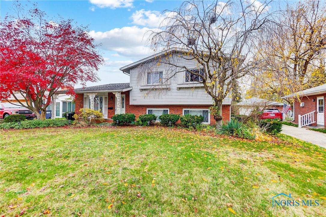5211 Grosse Point Parkway - Photo 1