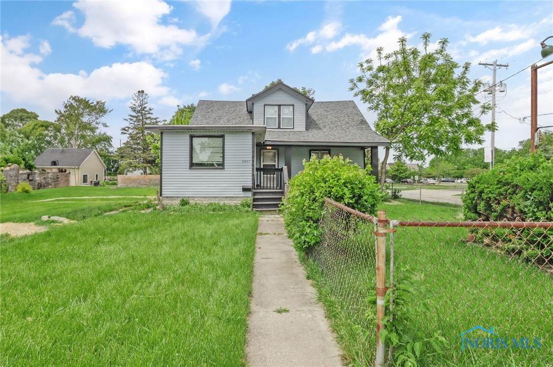 4927 Summit Street - Photo 1