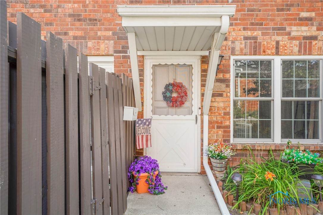 5708 Aspen Drive - Photo 1