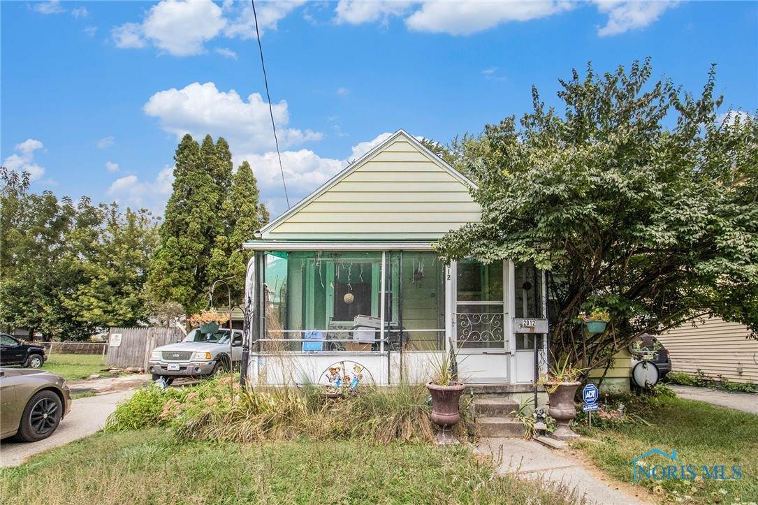 2012 Berdan Avenue - Photo 1