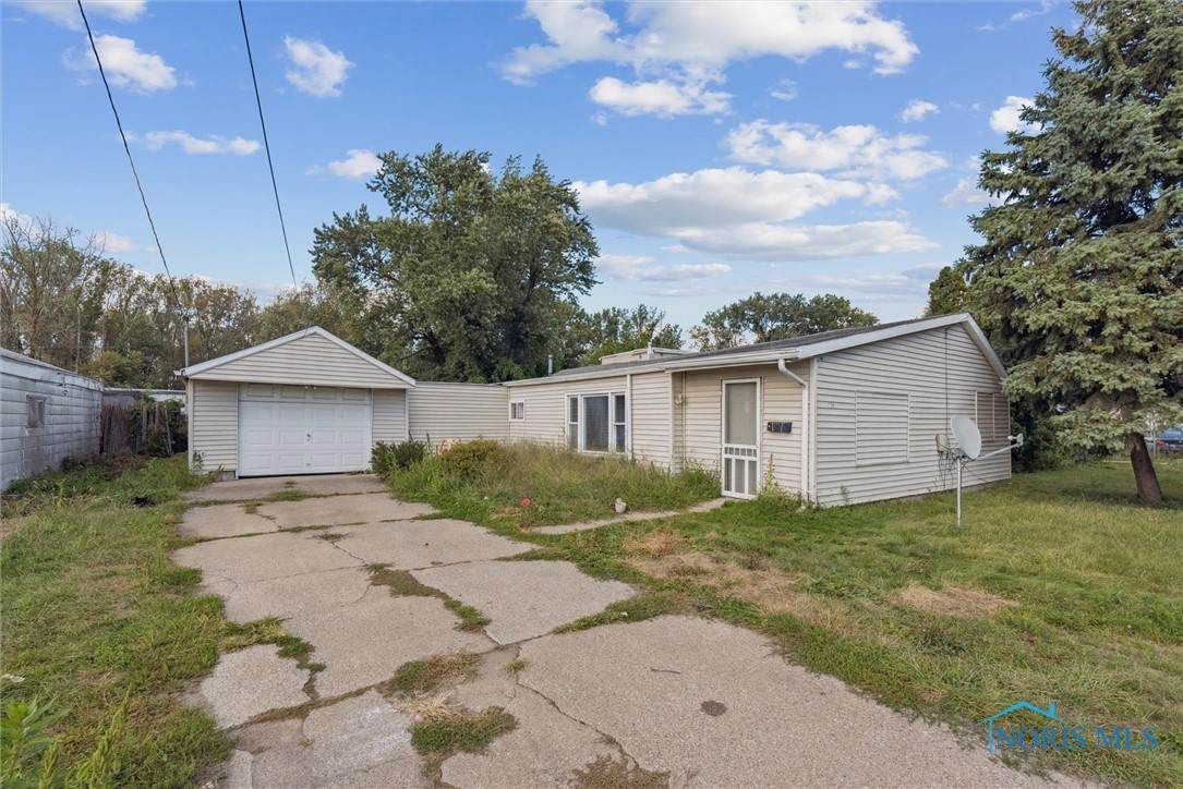 2828 South Avenue - Photo 1