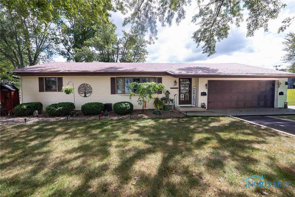 1709 Eastview Drive - Photo 1
