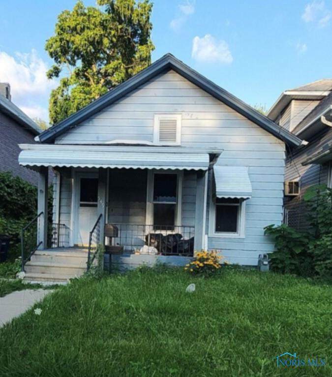 549 Spencer Street - Photo 1