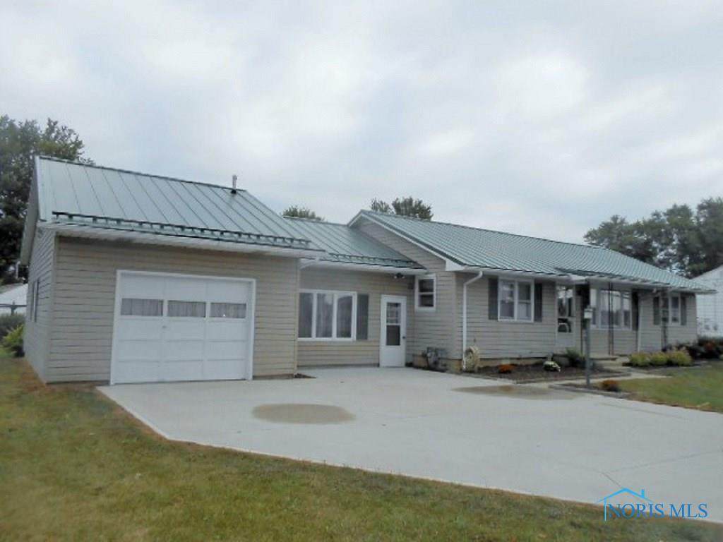 323 Old Orchard - Photo 1