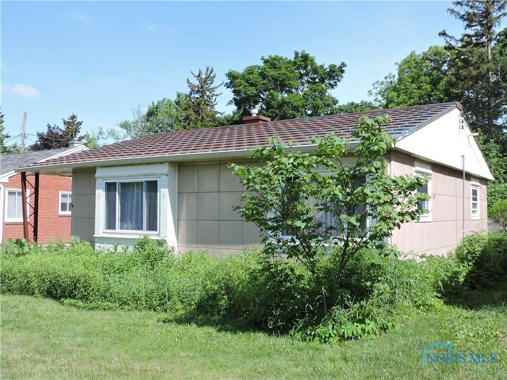 2348 Sherwood Avenue - Photo 1