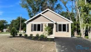 131 Connelsville Avenue - Photo 1
