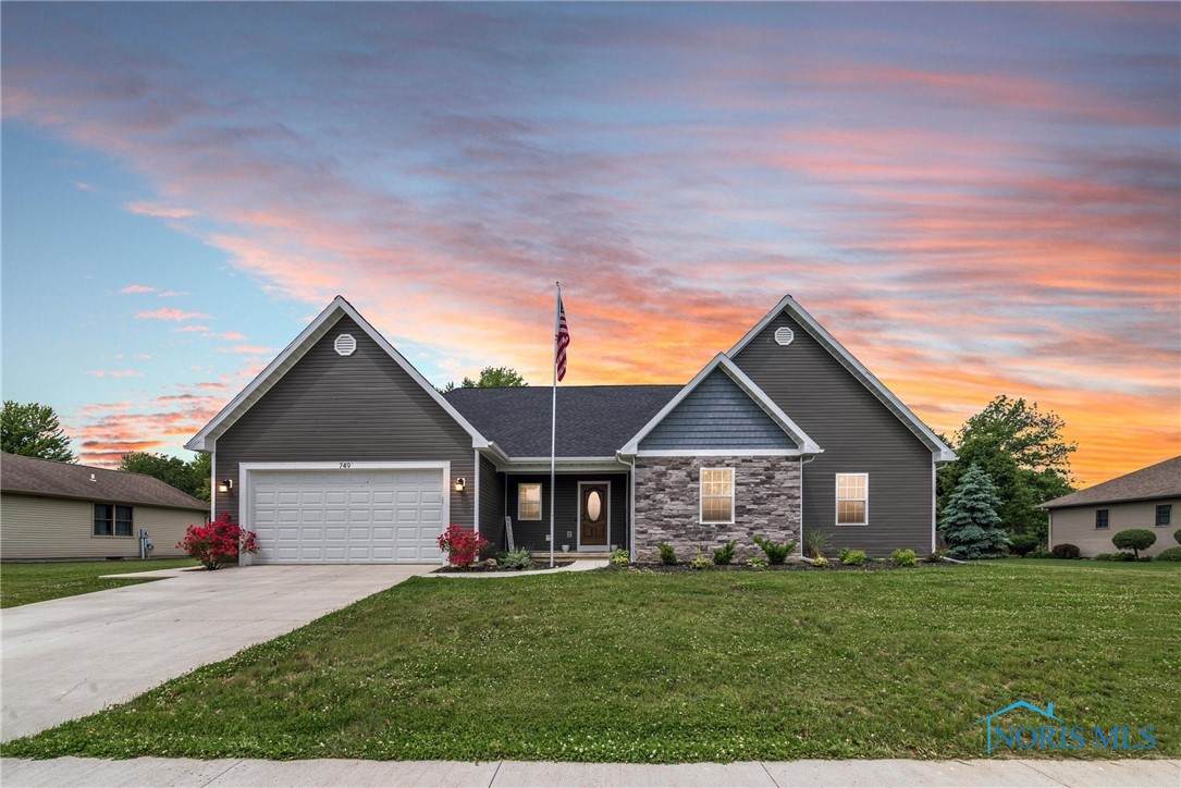 749 Parkside Drive - Photo 1