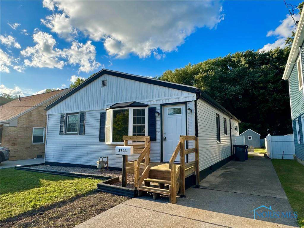 3733 149th Street - Photo 1