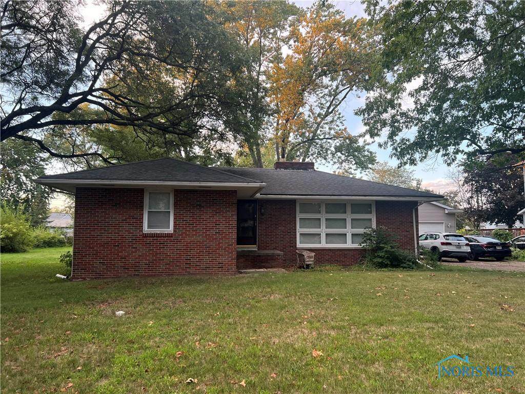 1120 Lewis - Photo 1