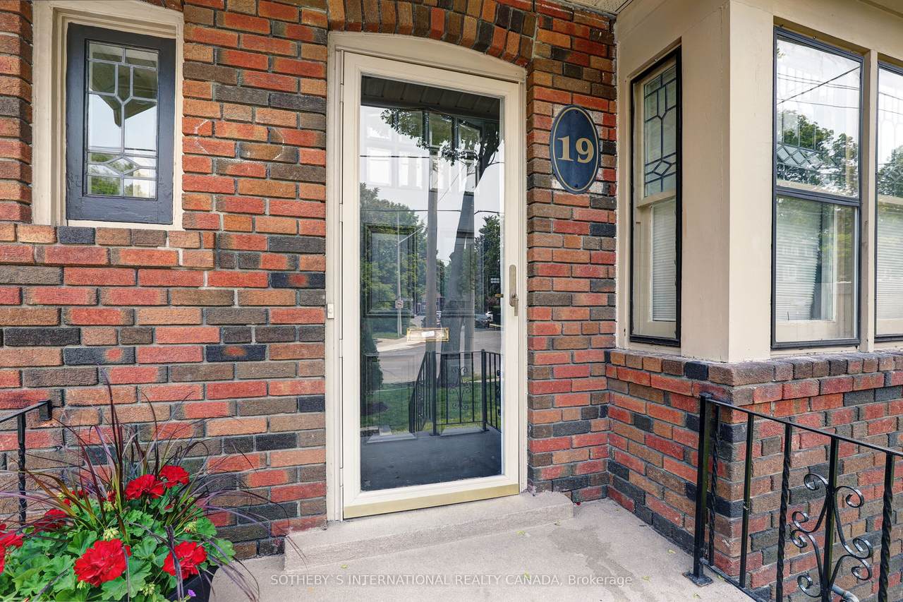 https://bt-photos.global.ssl.fastly.net/toronto/1280_boomver_1_C11999729-1.jpg