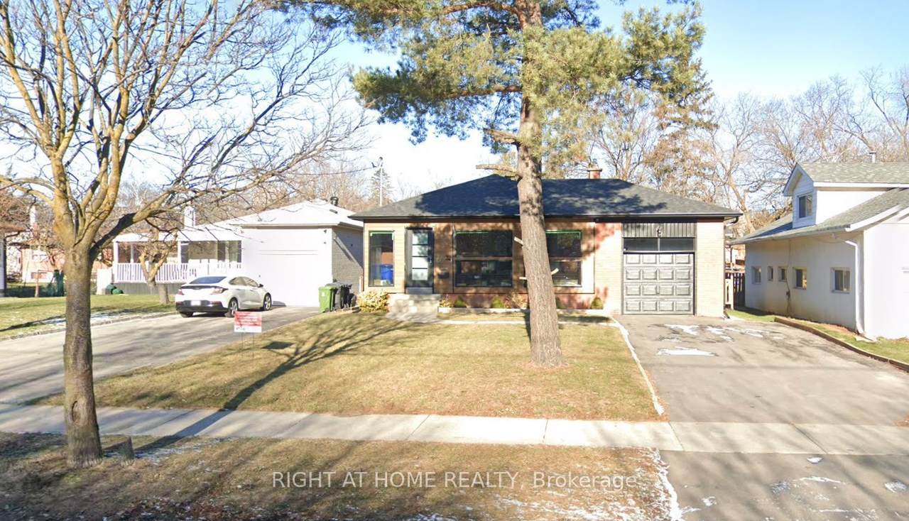 32 Connaught Avenue - Photo 1
