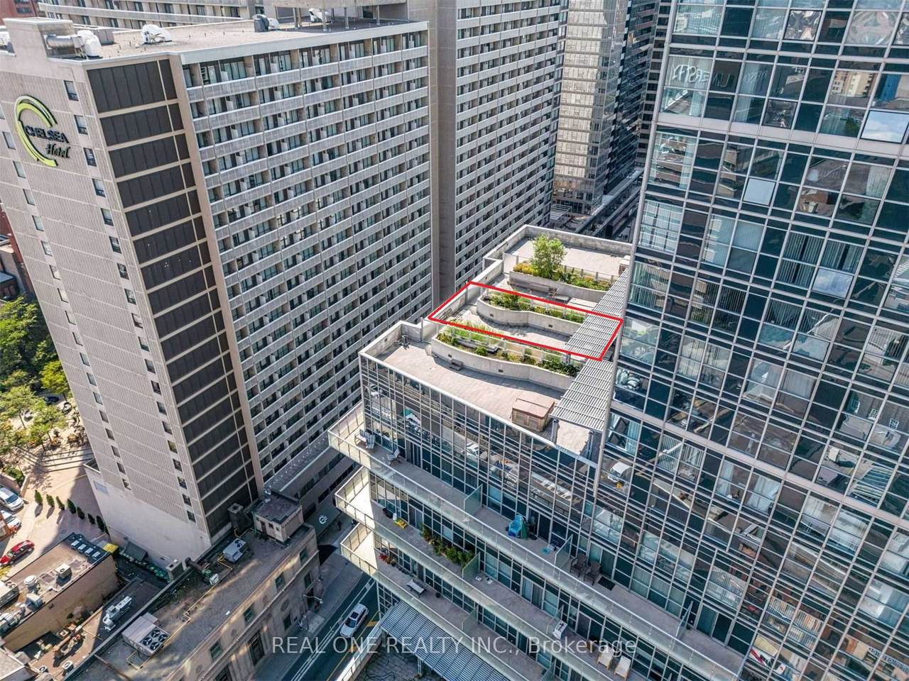 386 Yonge Street - Photo 1