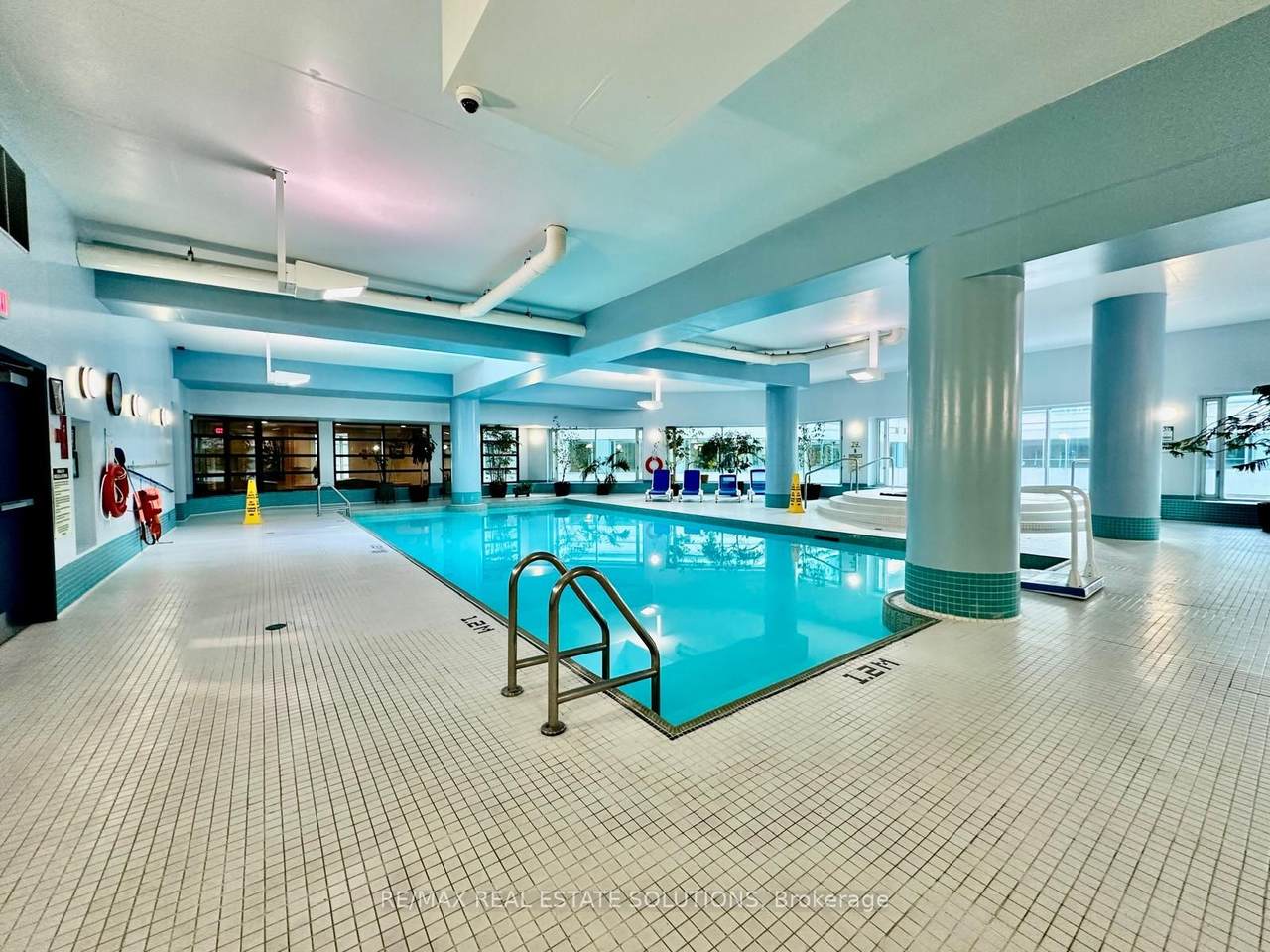 10 Yonge Street - Photo 1