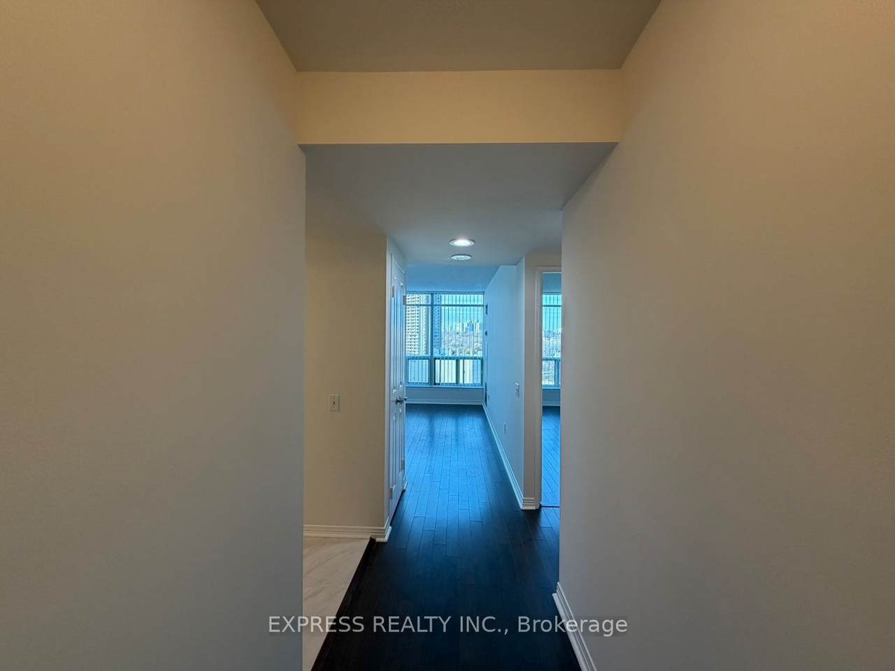 942 Yonge Street - Photo 1