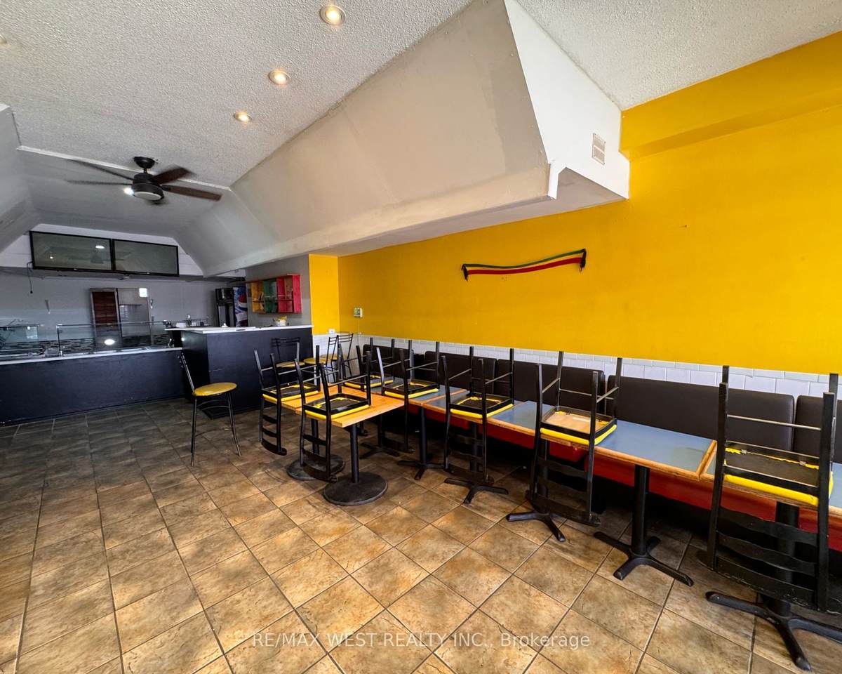 477 Oakwood Avenue - Photo 1