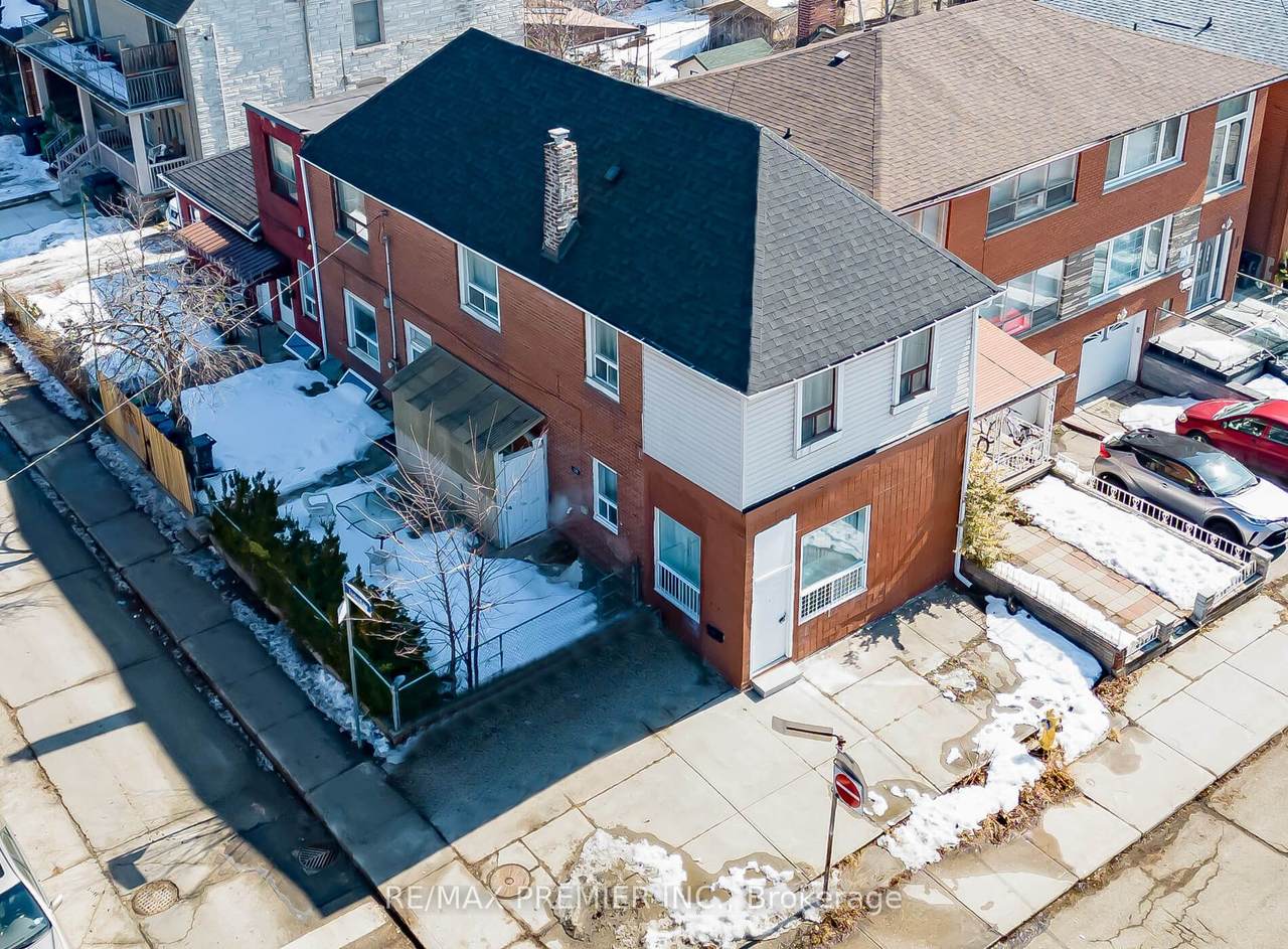 229 Bellwoods Avenue - Photo 1