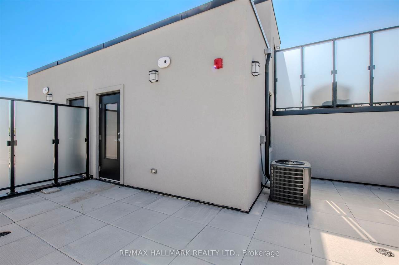 34-851 Sheppard Avenue - Photo 1