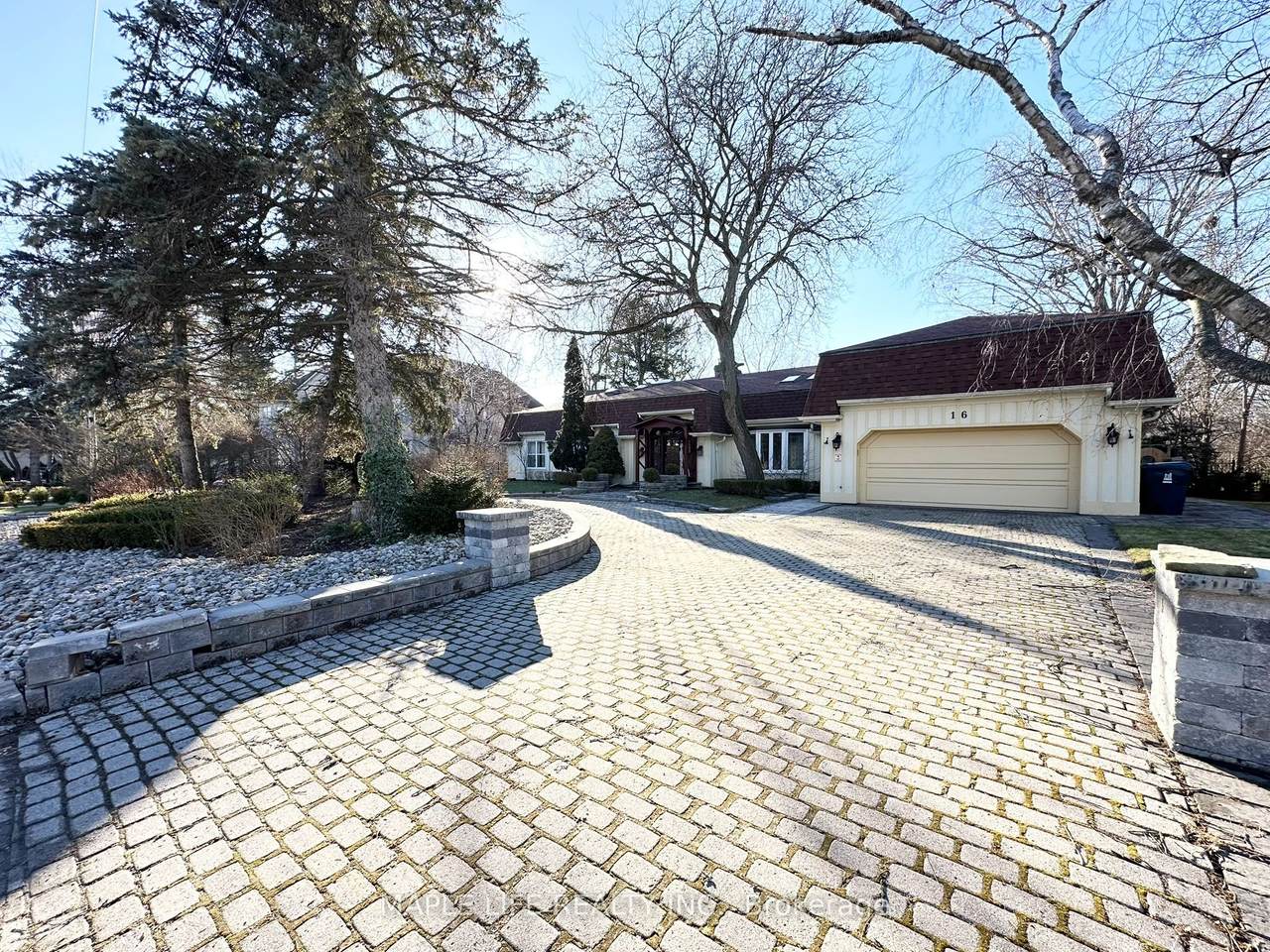 https://bt-photos.global.ssl.fastly.net/toronto/1280_boomver_1_C13087800-1.jpg