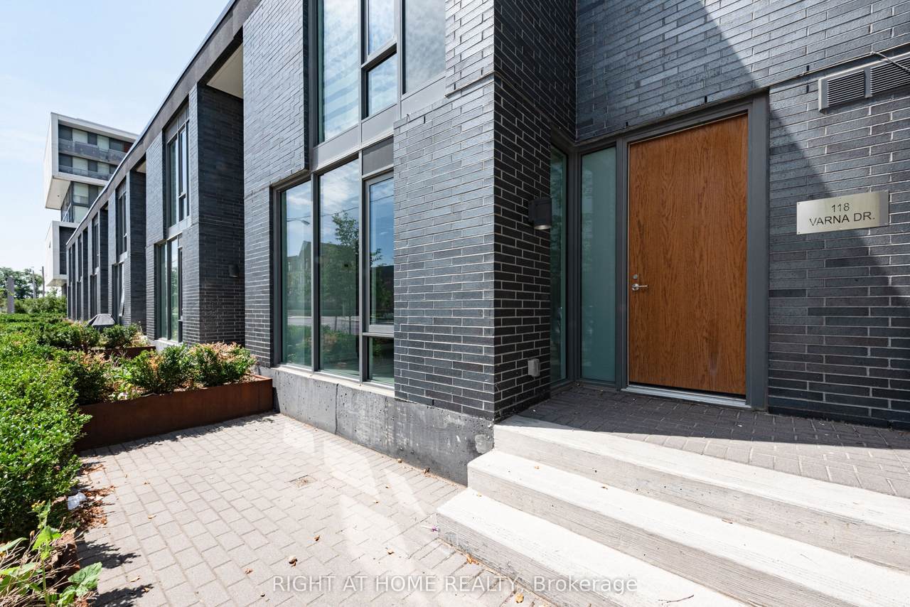 118 Varna Drive - Photo 1