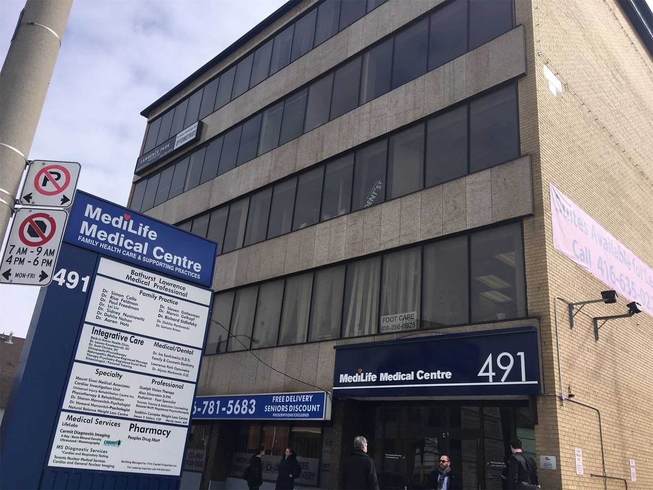 491 Lawrence Ave - Photo 1