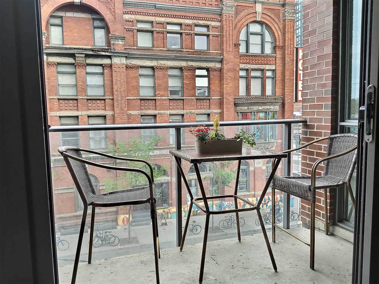 2 Gladstone Ave - Photo 1