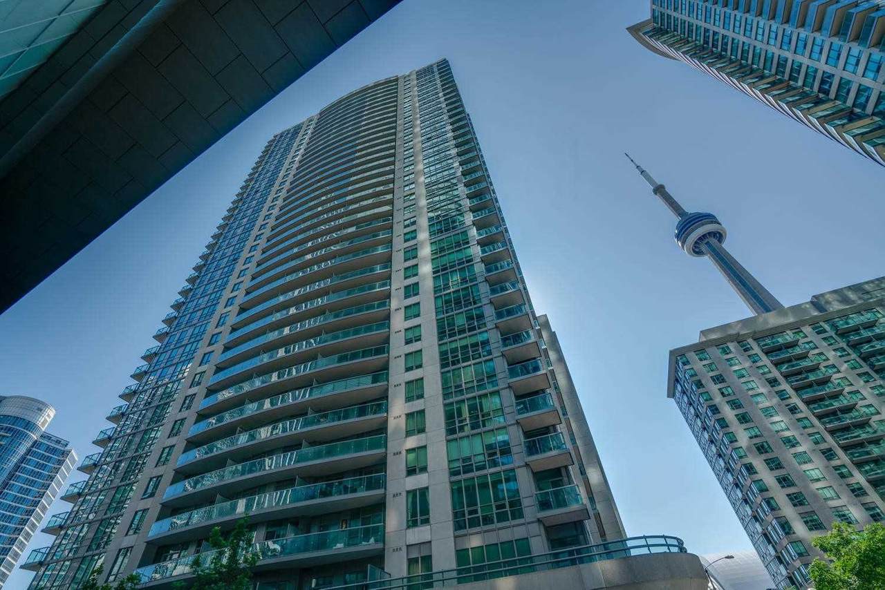19 Grand Trunk Cres - Photo 1