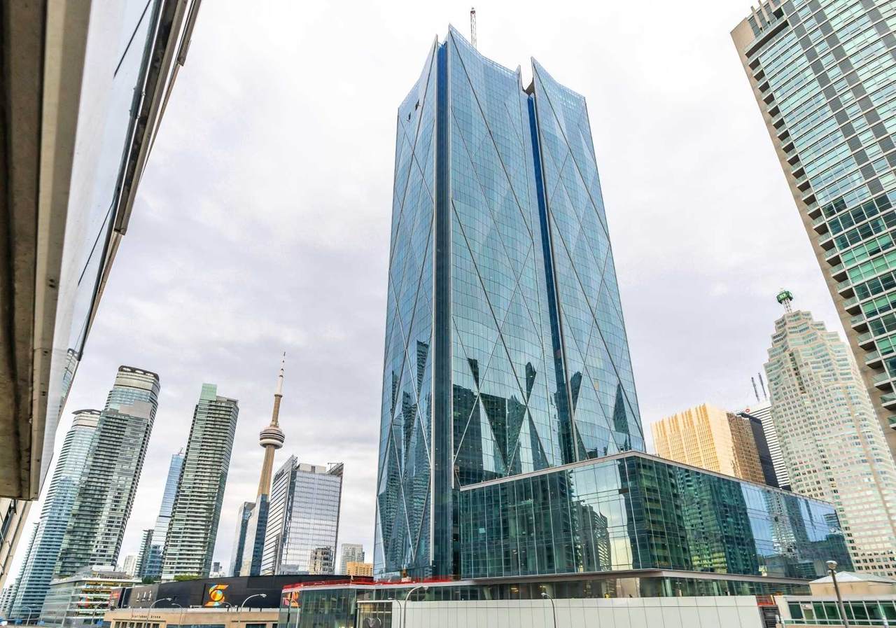 16 Yonge St - Photo 1
