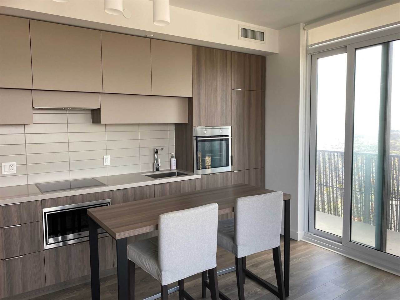 8 Eglinton Ave - Photo 1