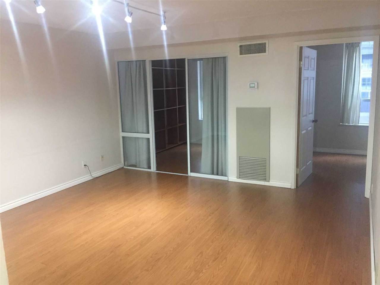 711 Bay St - Photo 1