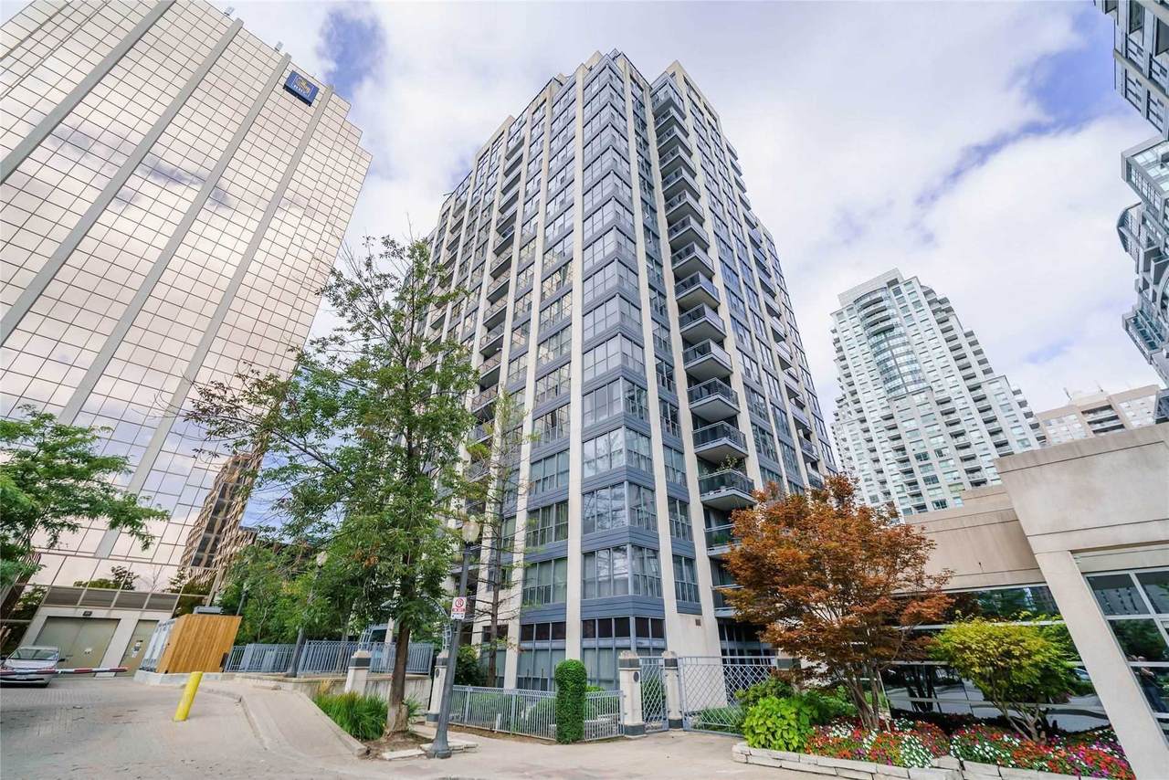 18 Hollywood Ave - Photo 1