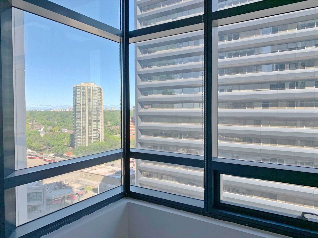 4789 Yonge St - Photo 1