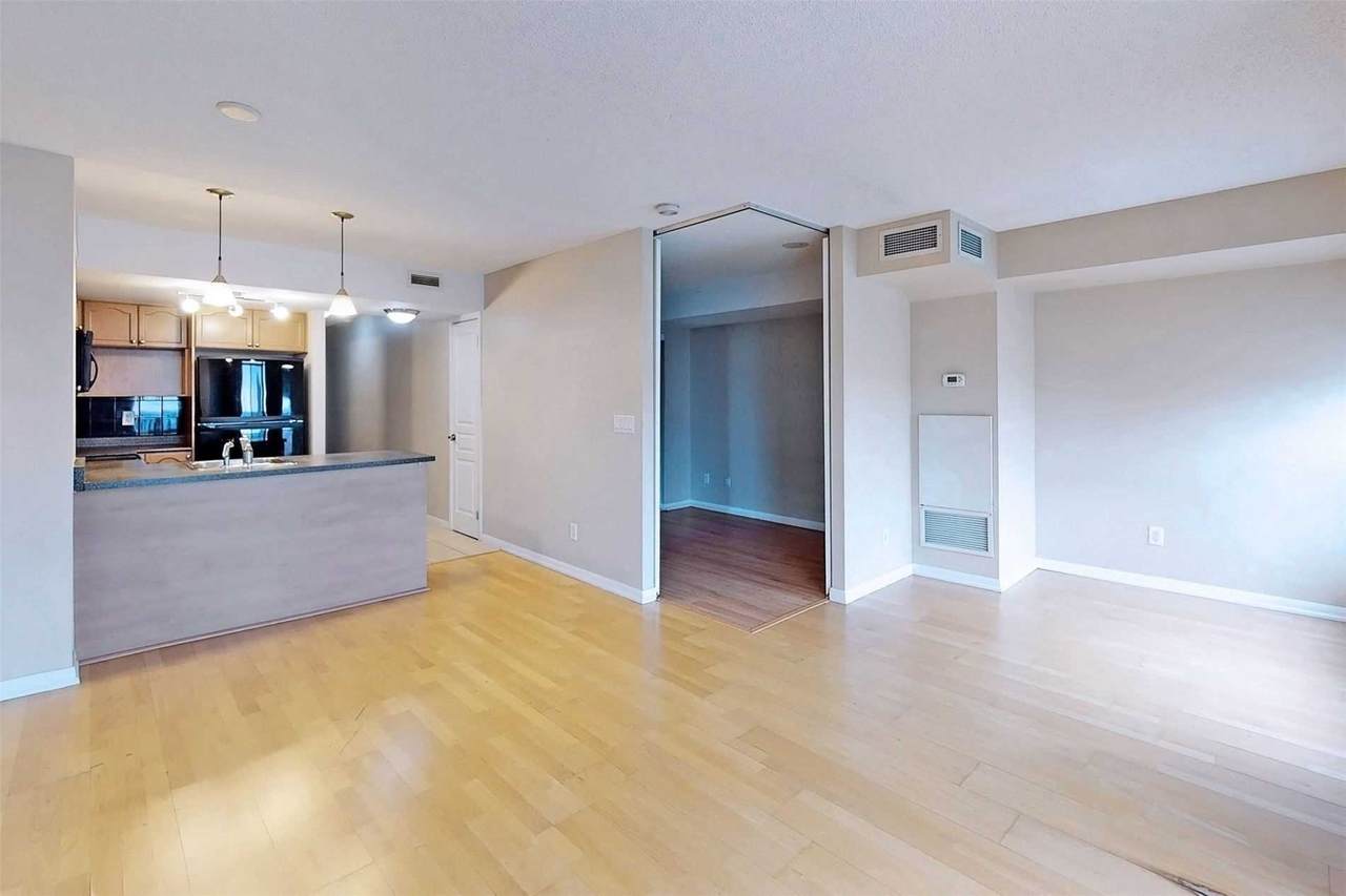 18 Yonge St - Photo 1