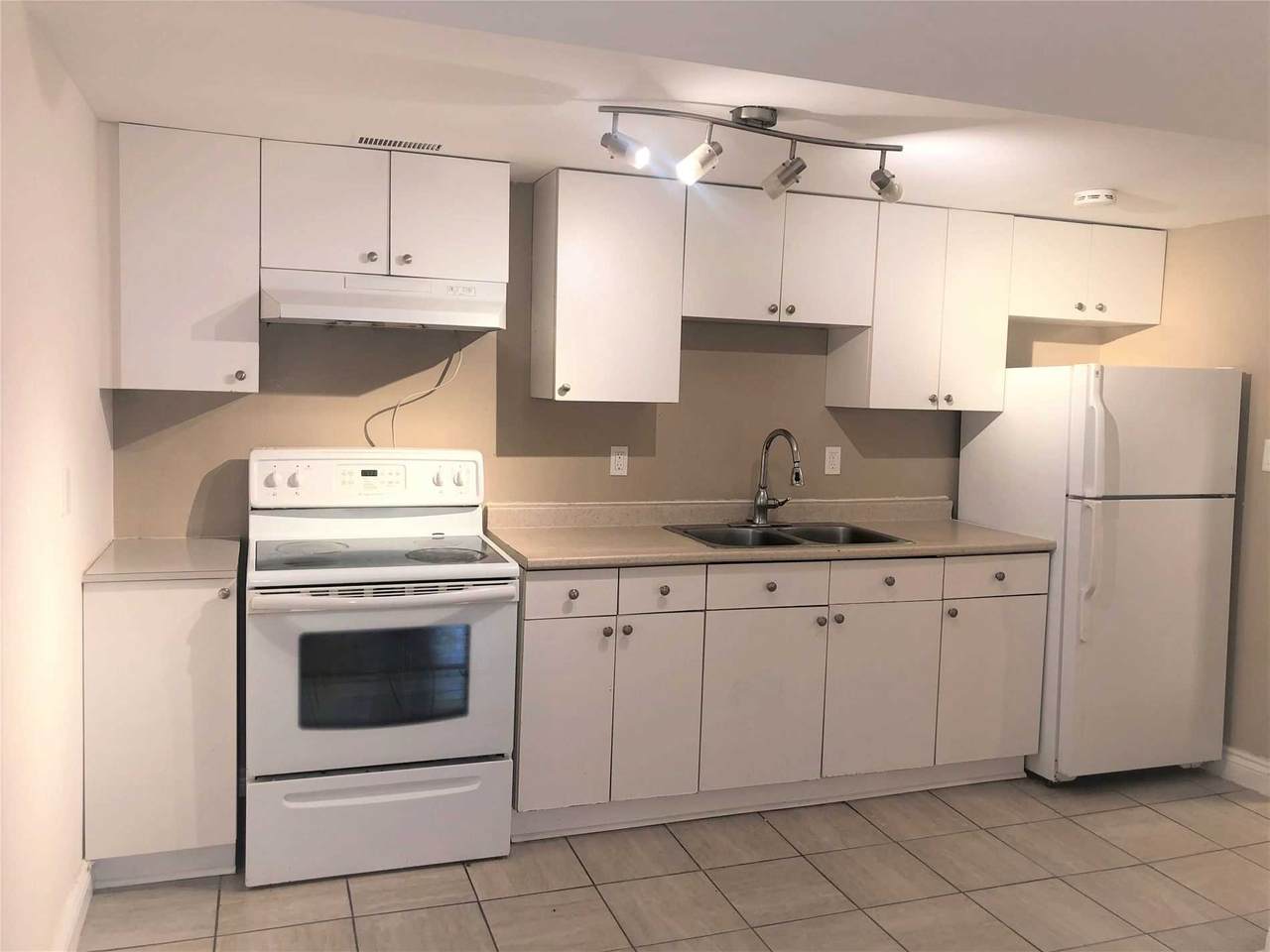 17 Burke St - Photo 1