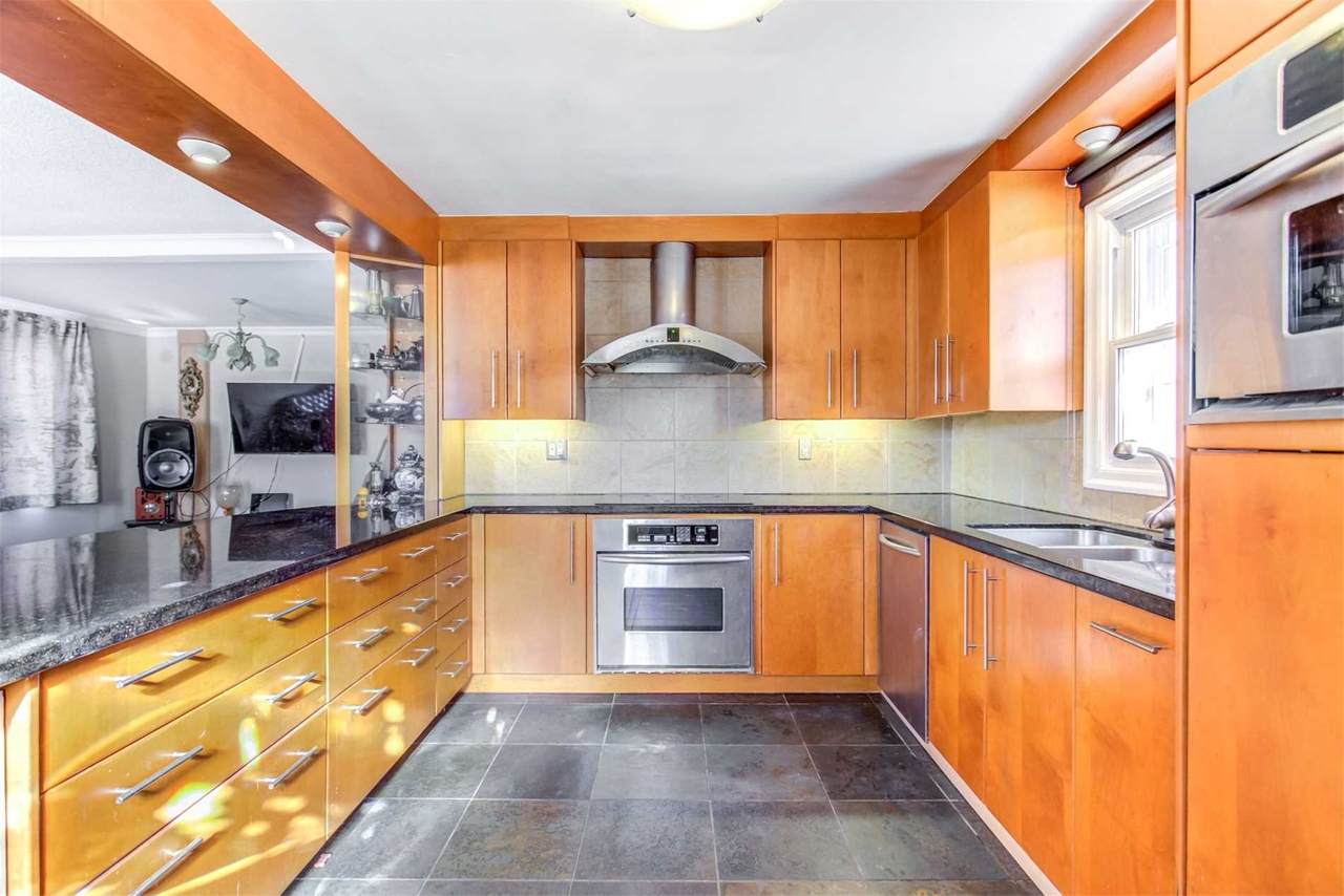 88 Dumont St - Photo 1