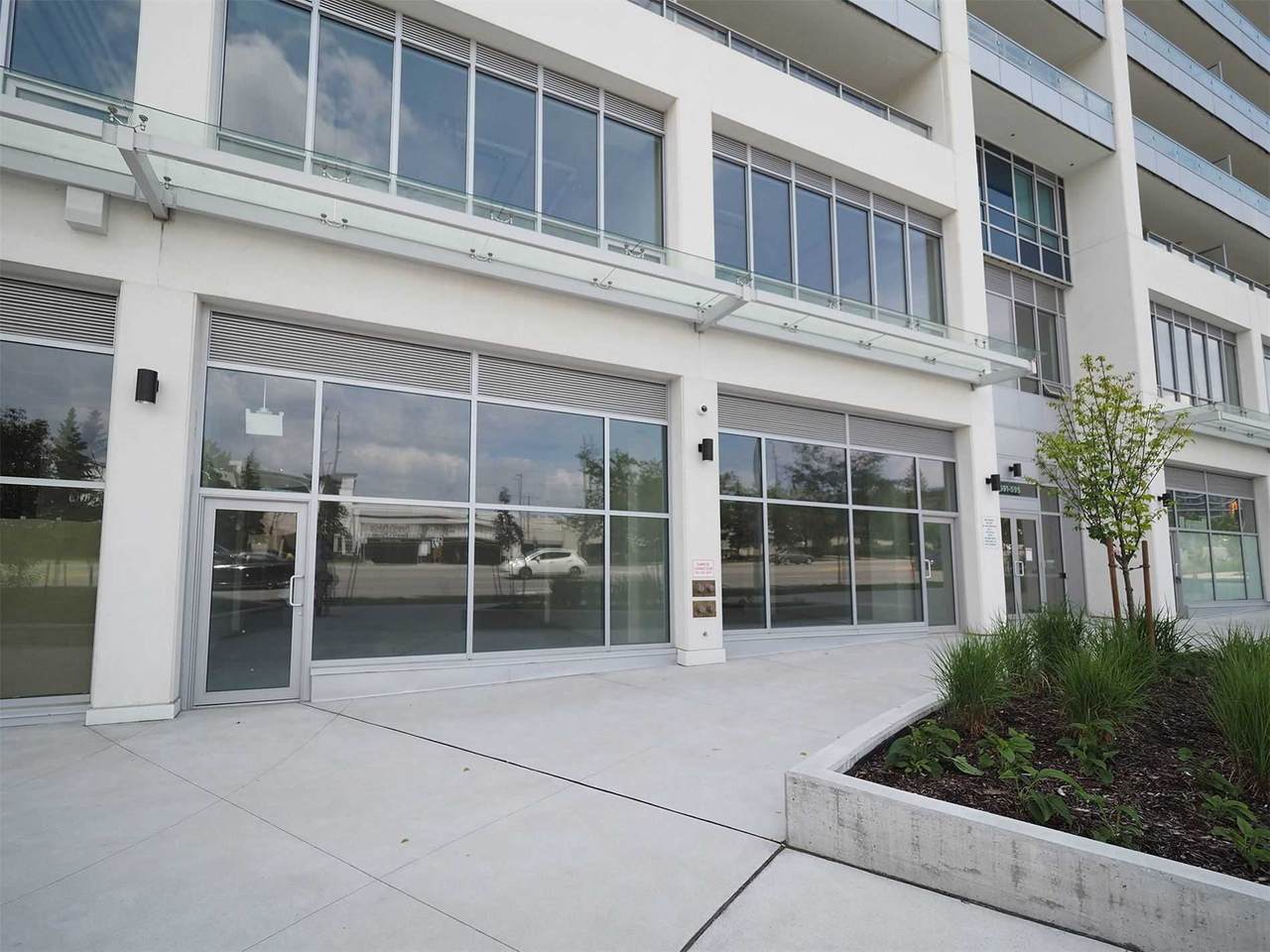595 Sheppard Ave - Photo 1