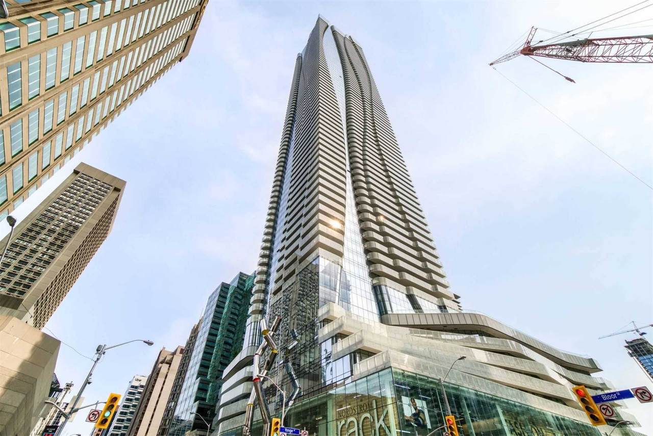 1 Bloor St - Photo 1