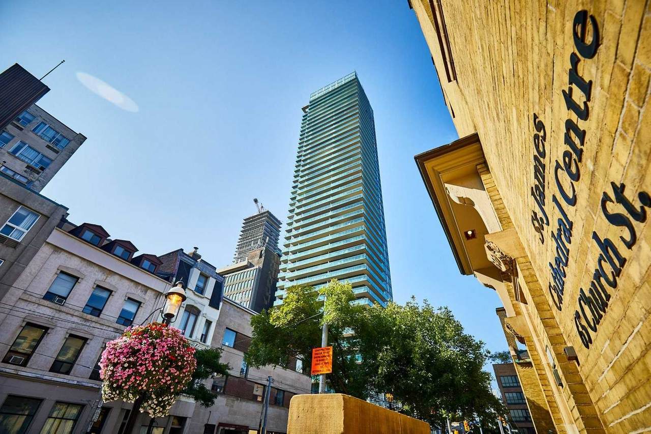 33 Lombard St - Photo 1