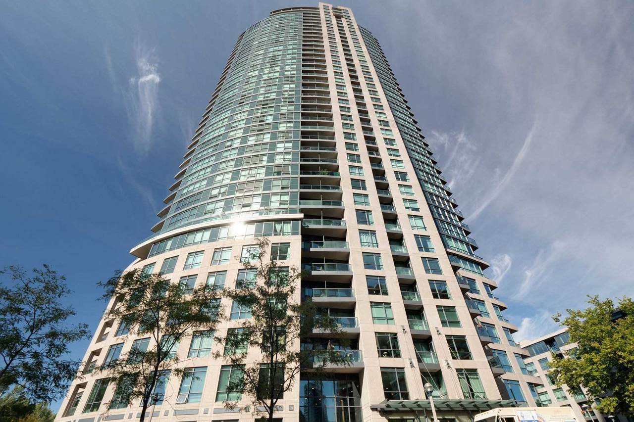 219 Fort York Blvd - Photo 1