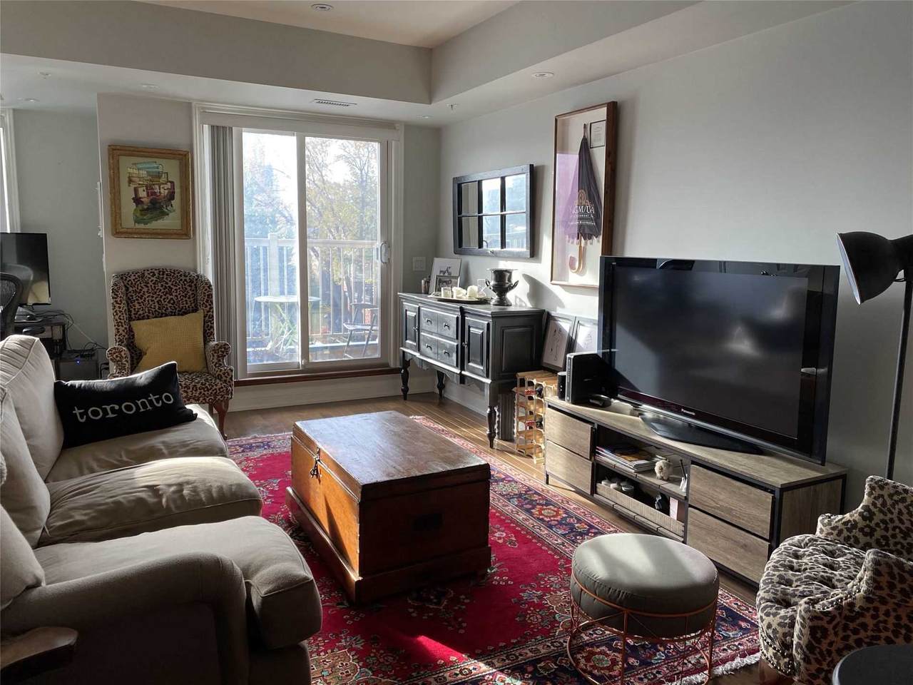 623 College St - Photo 1