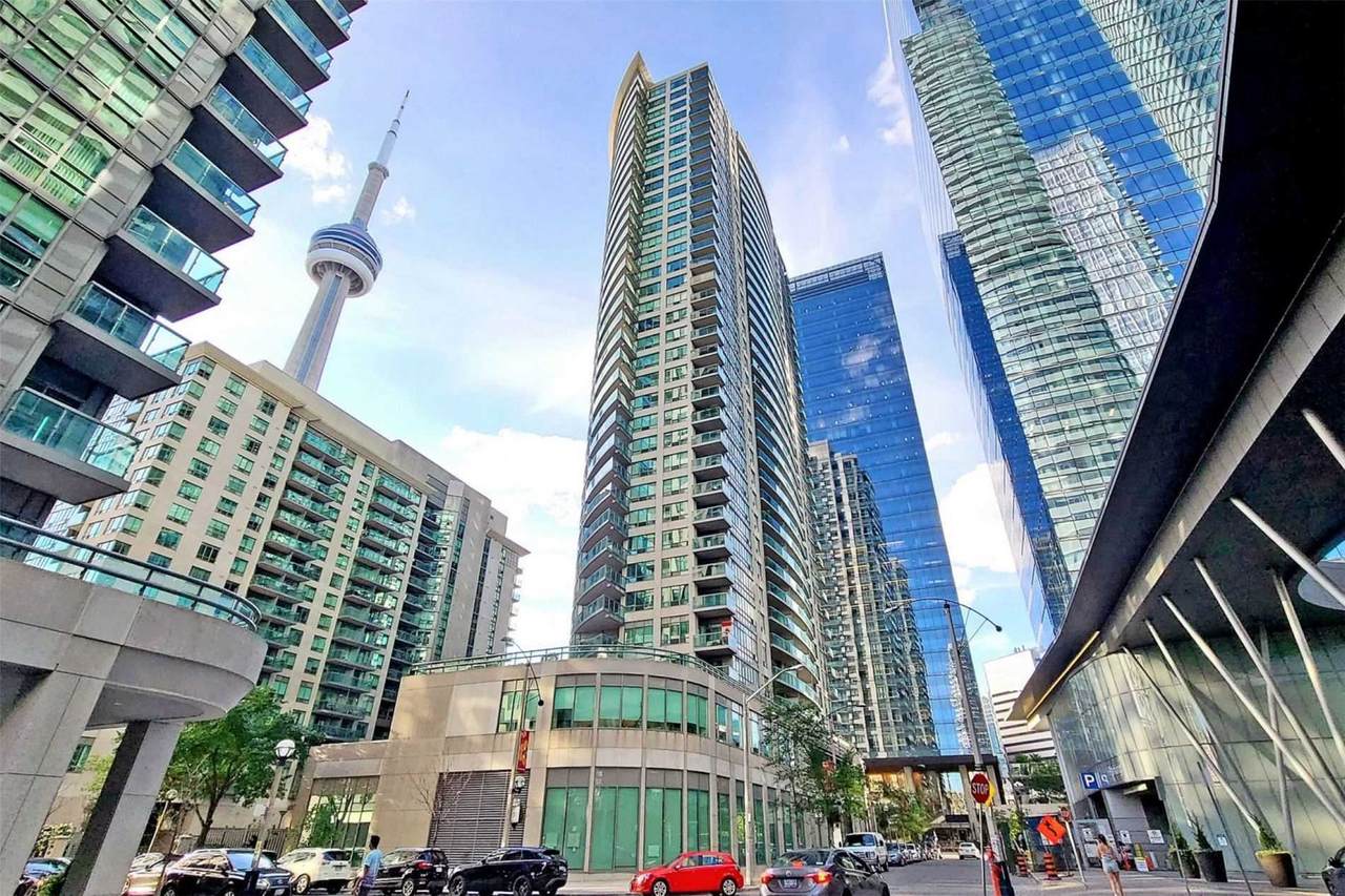 30 Grand Trunk Cres - Photo 1