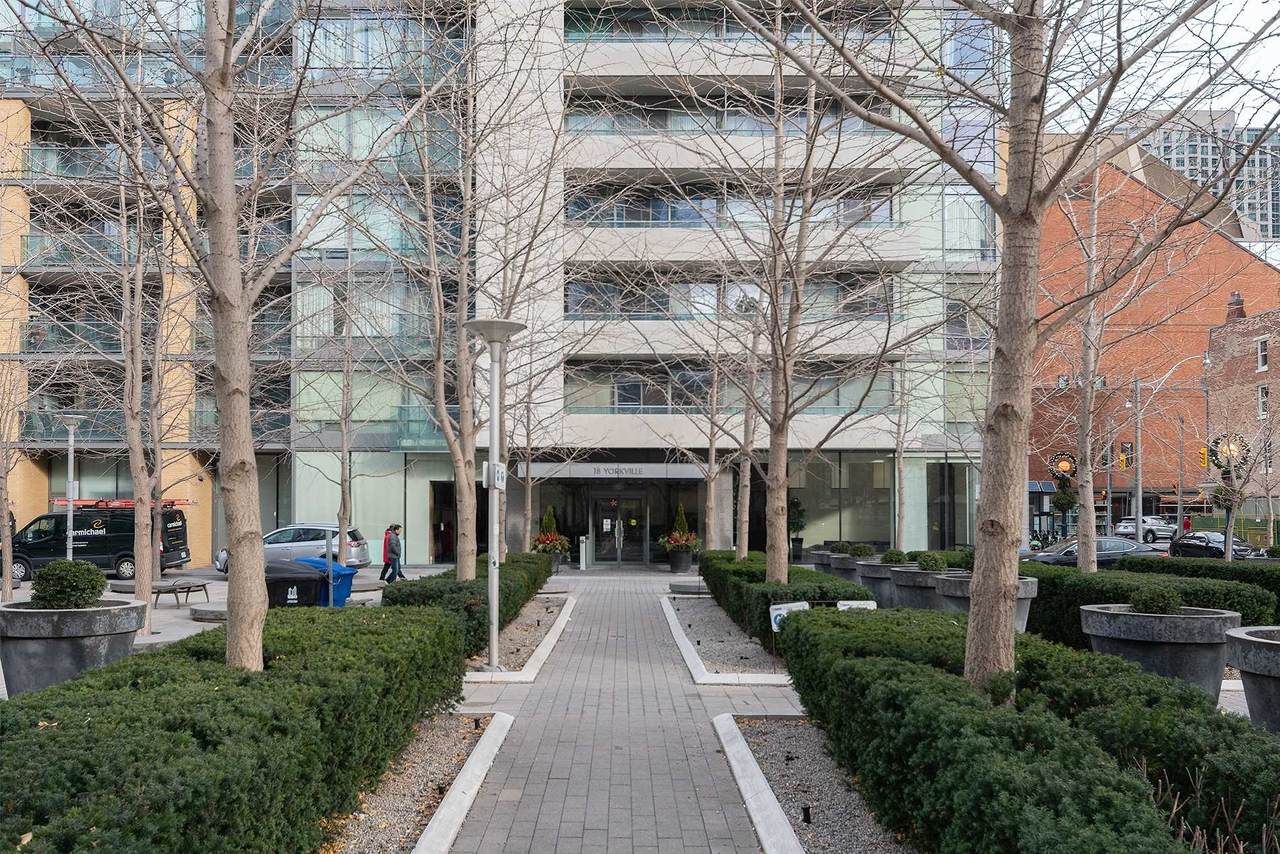 18 Yorkville Ave - Photo 1
